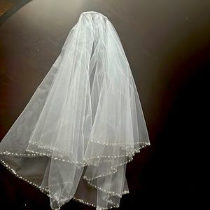 Communion/Flower Girl Veil- mint condition